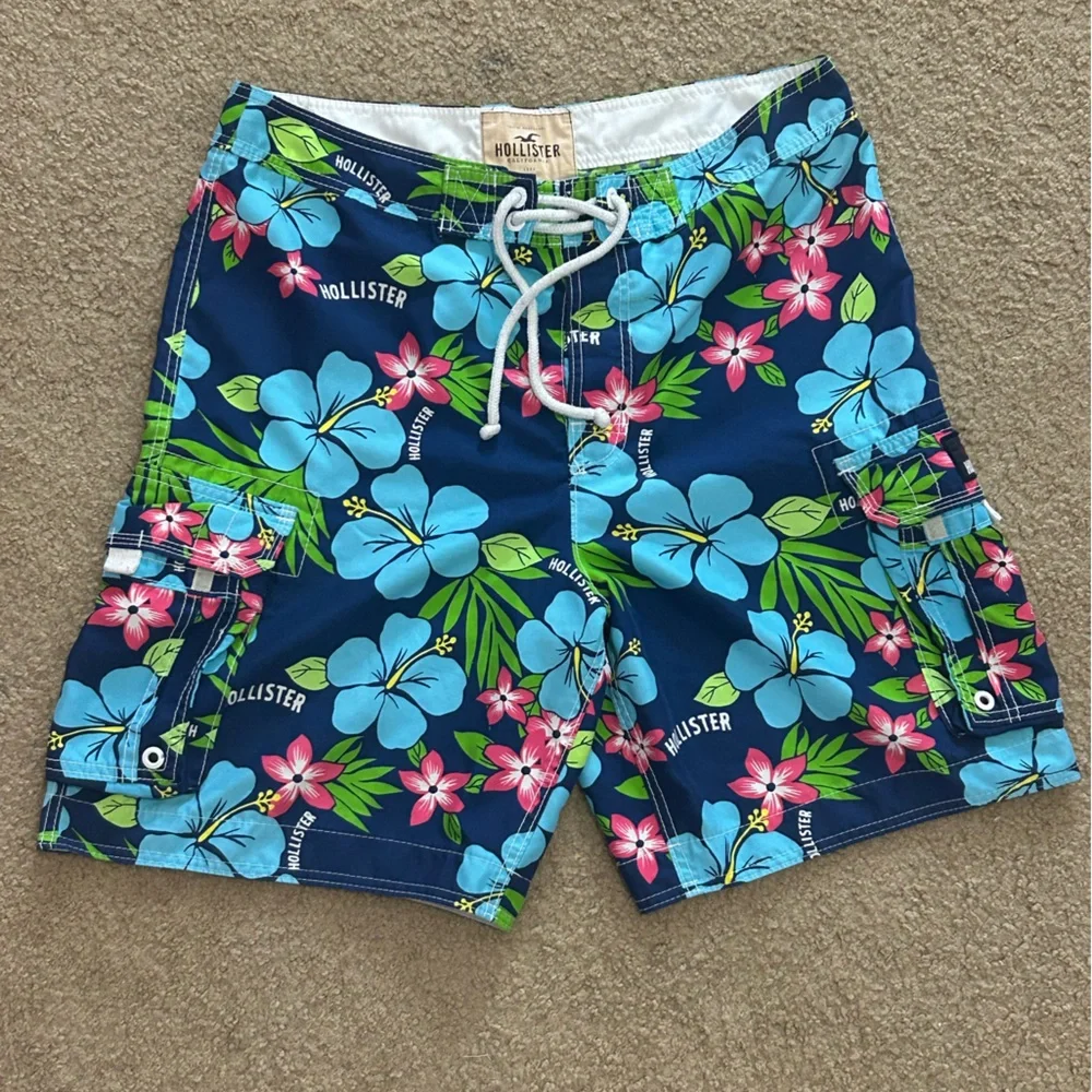 Hollister Men’s XL Cargo Floral Board Shorts